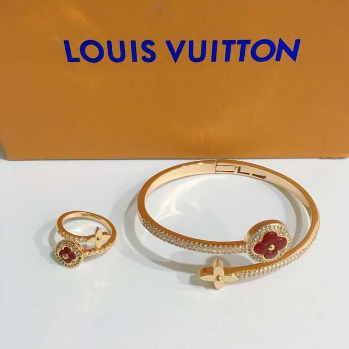 Picture of LV Sets _SKULVsuits10185913039